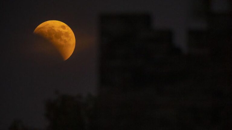 fenomena-gerhana-bulan-di-penjuru-dunia-6_169